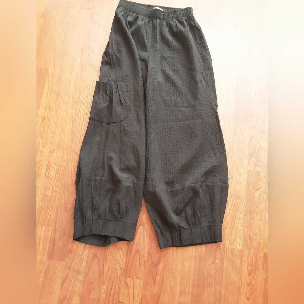 Moonlight Crepe Lantern Hem Black Pants